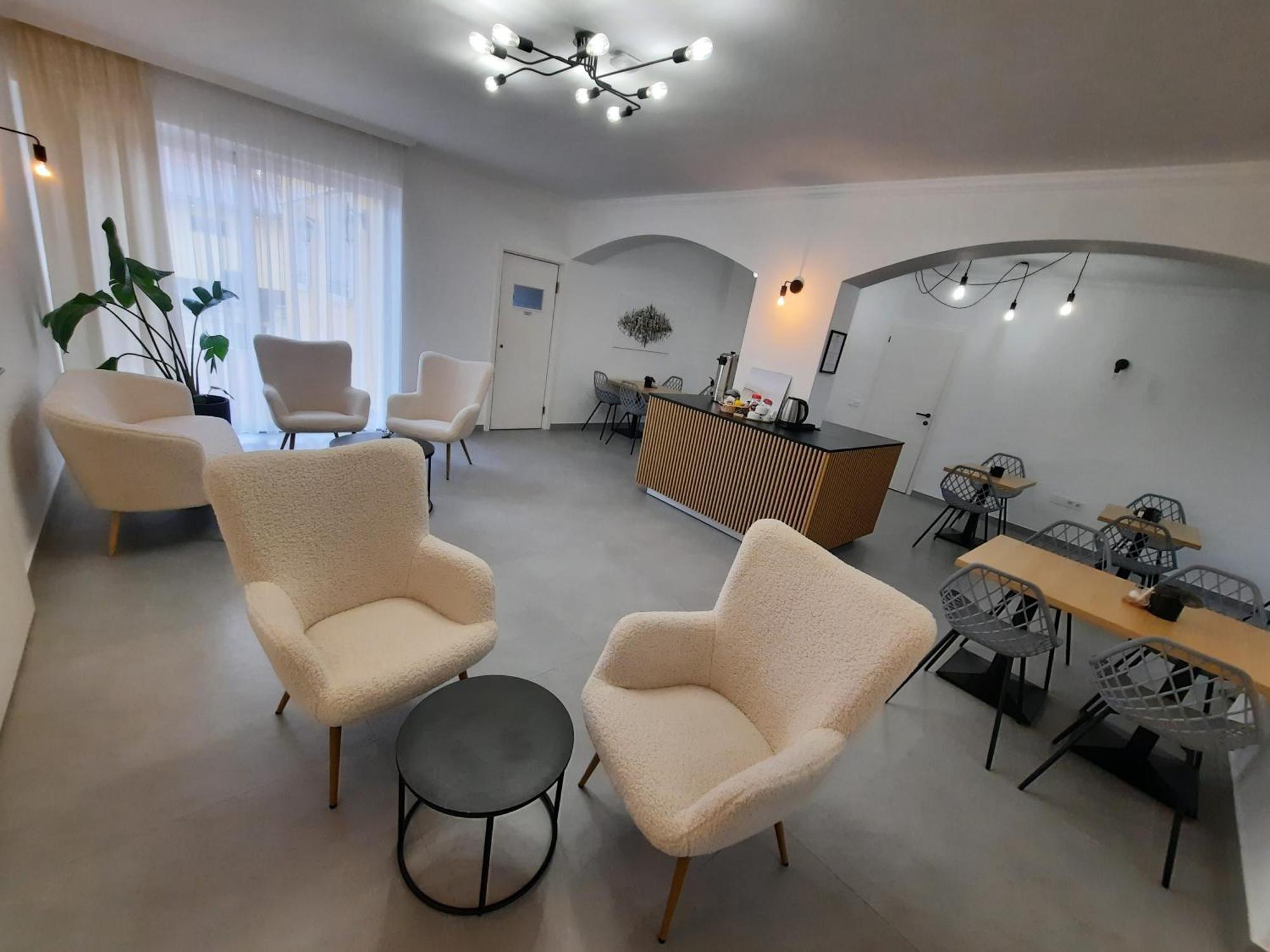 Hotel Sovirag Termal Panzio Hajdúnánás Exterior foto