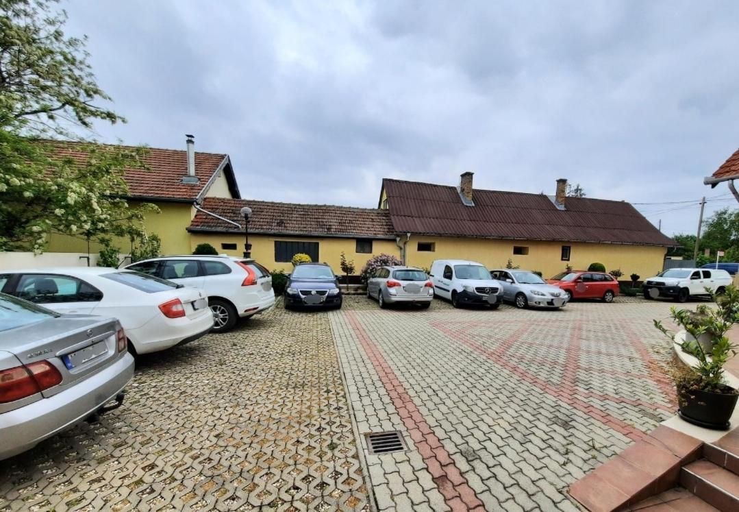 Hotel Sovirag Termal Panzio Hajdúnánás Exterior foto